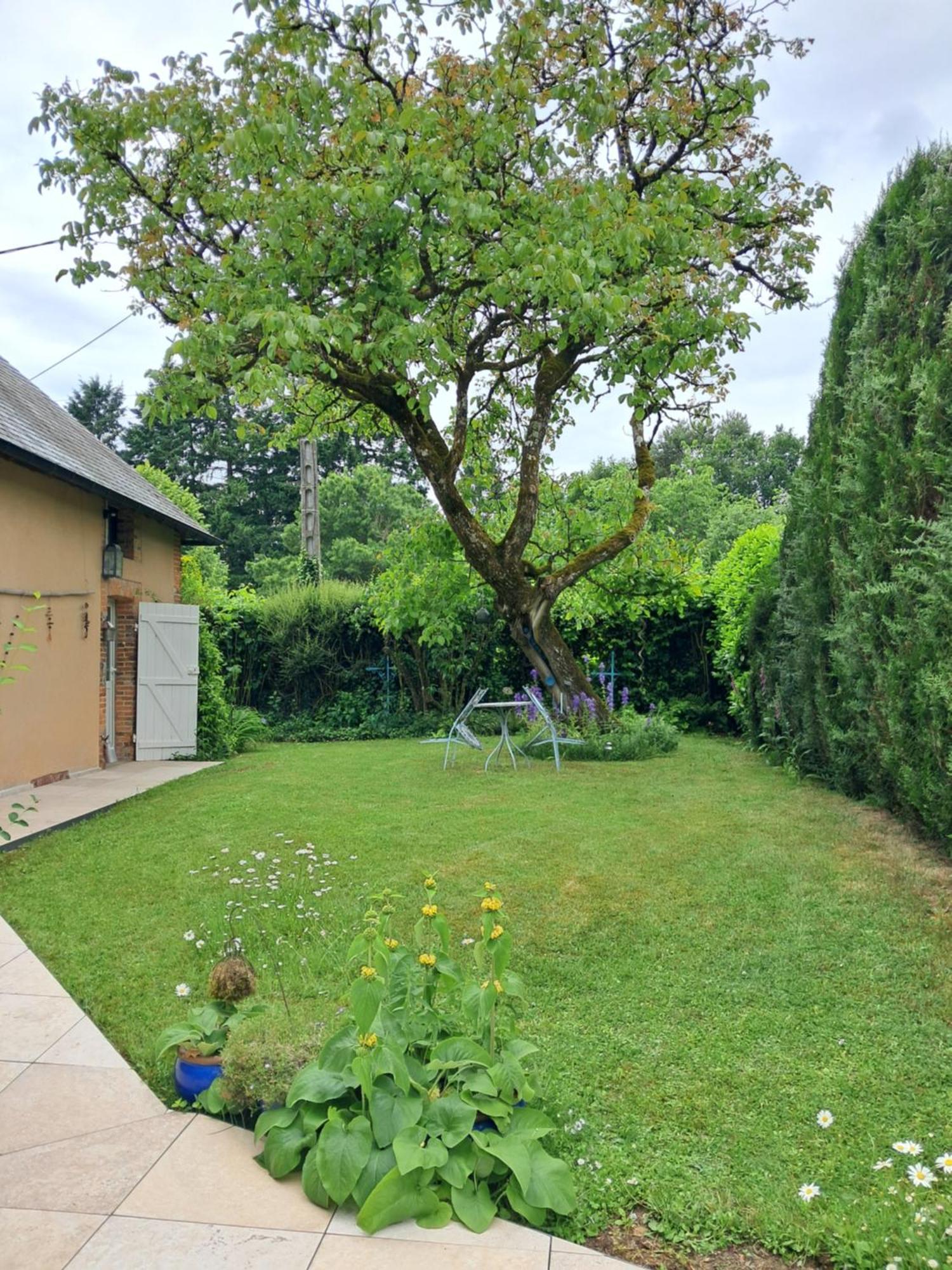 Le Buisson De La Gariole Bed & Breakfast Aubigny-sur-Nere Exterior photo